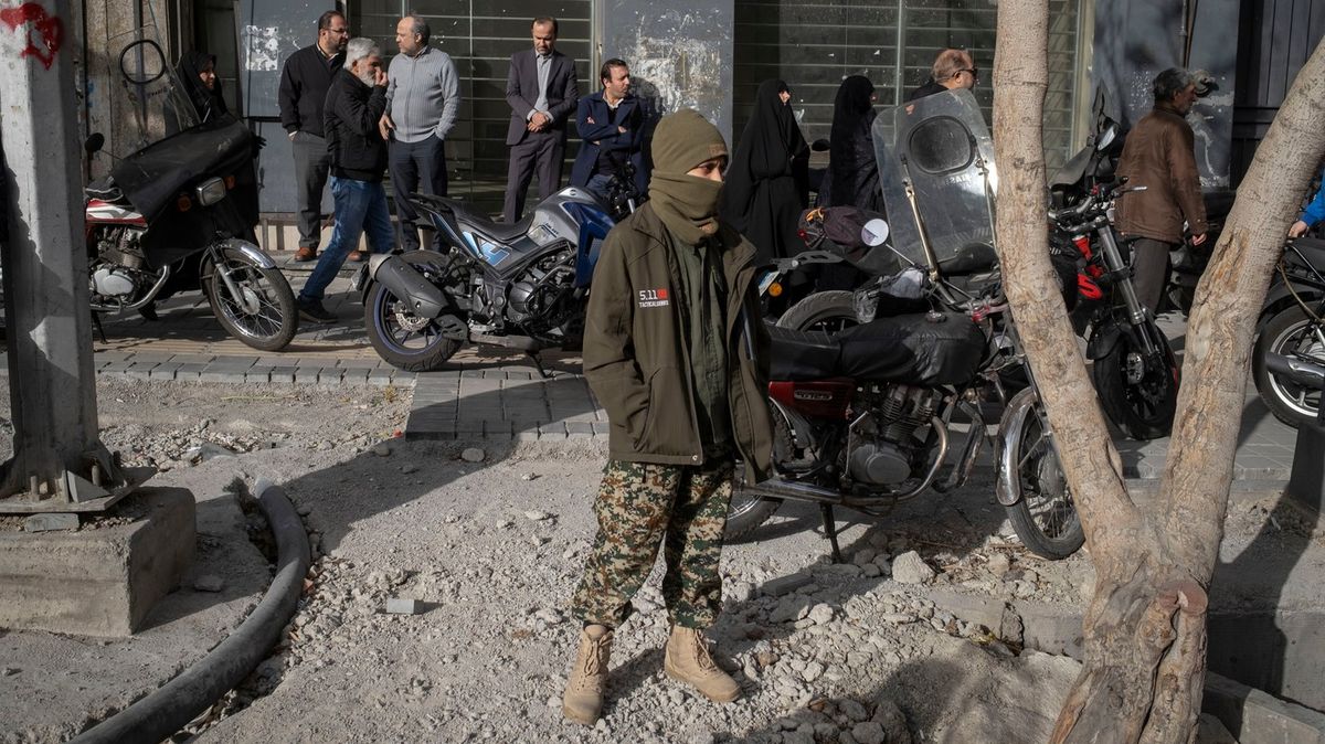 „Z očí je patrné, že jsou to děti.“ Írán verbuje do milic i teenagery